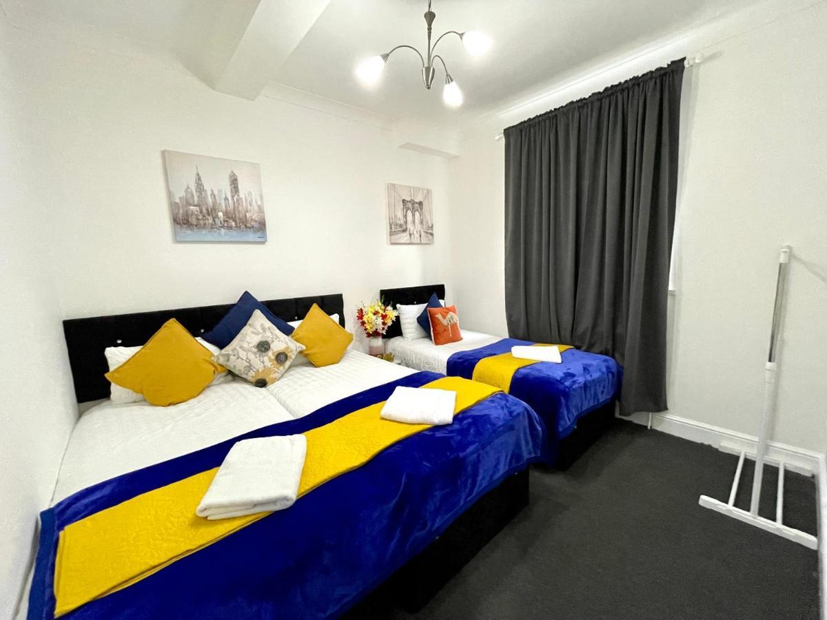 4 Bedrooms House, 3 Bathrooms , Separate Reception, Full Kitchen, Garden, Parking London Exterior photo