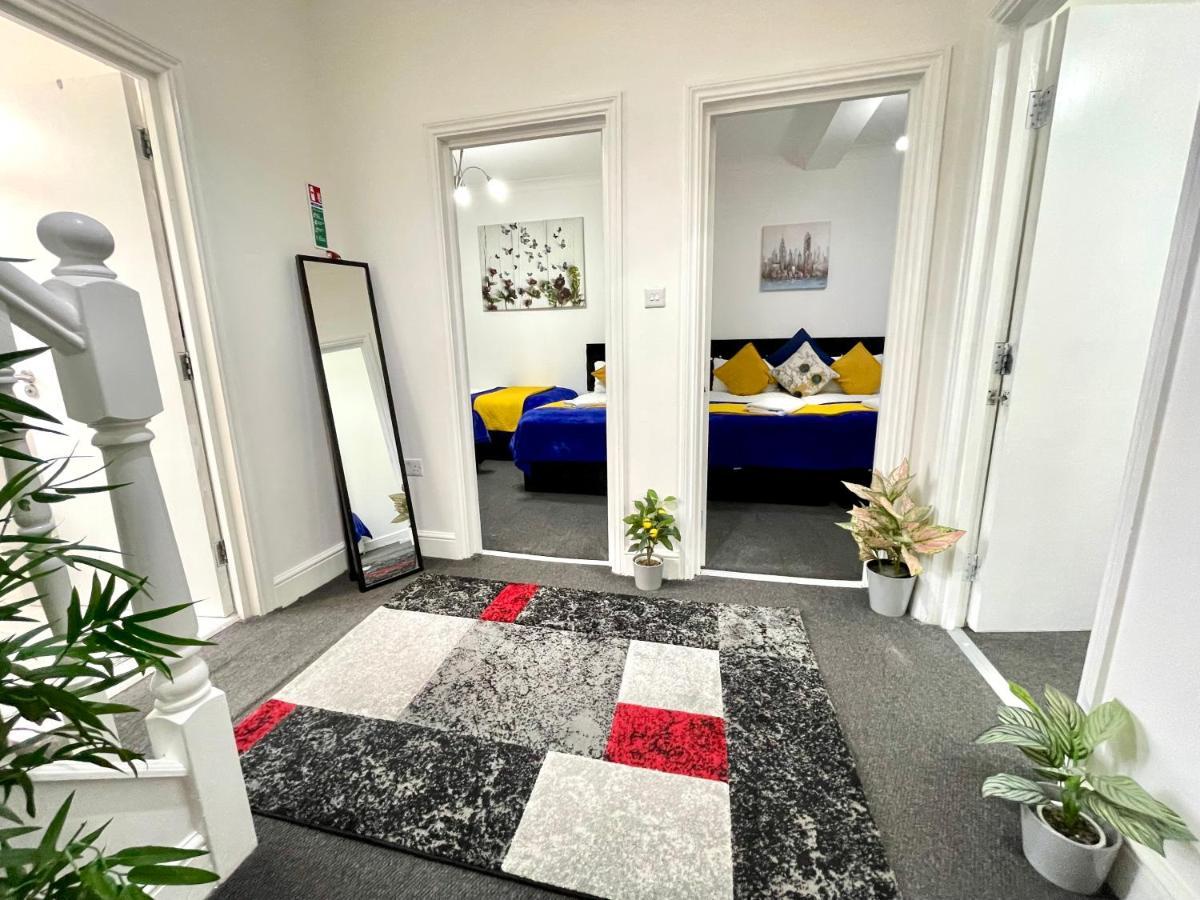 4 Bedrooms House, 3 Bathrooms , Separate Reception, Full Kitchen, Garden, Parking London Exterior photo