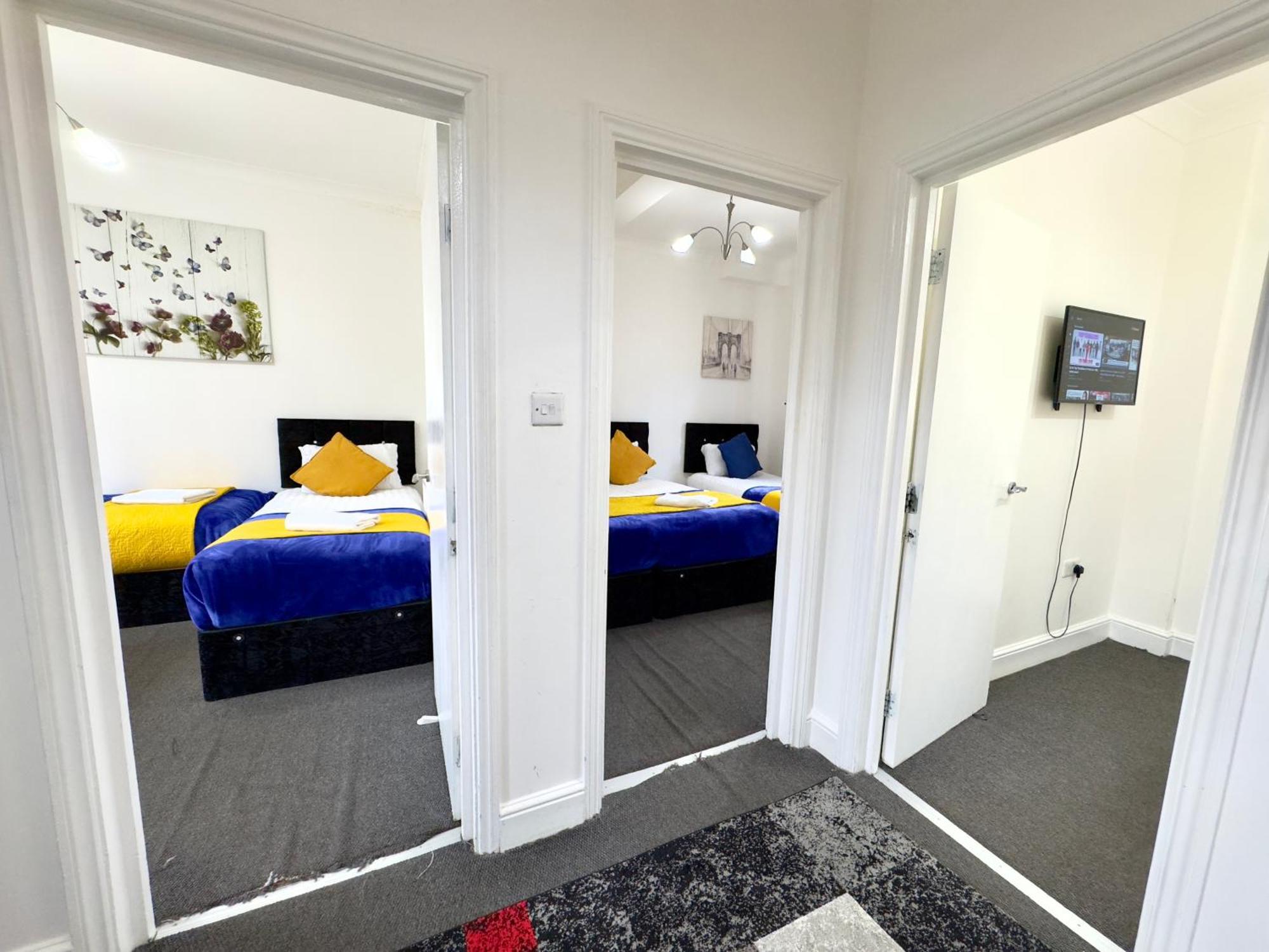 4 Bedrooms House, 3 Bathrooms , Separate Reception, Full Kitchen, Garden, Parking London Exterior photo