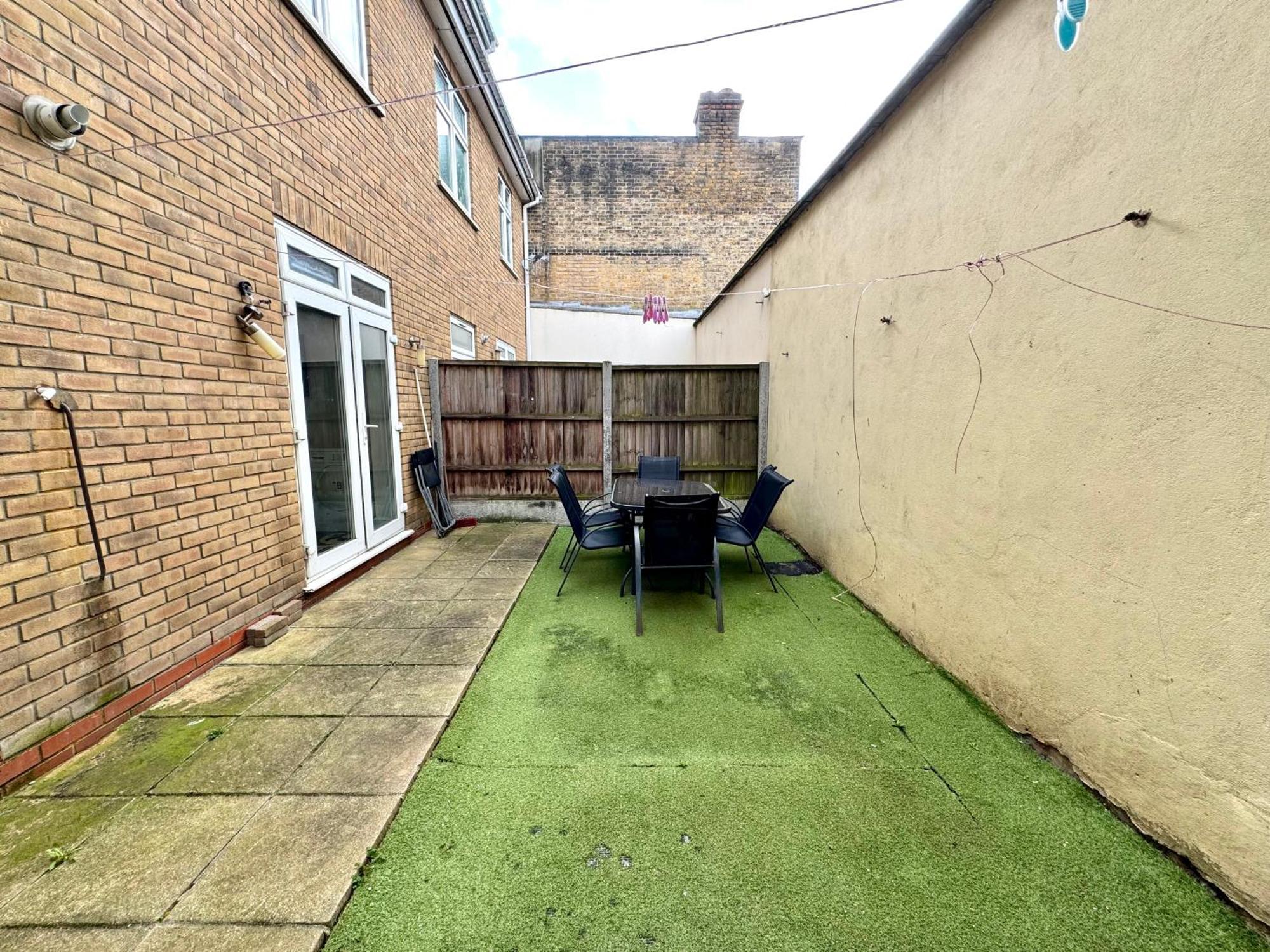 4 Bedrooms House, 3 Bathrooms , Separate Reception, Full Kitchen, Garden, Parking London Exterior photo